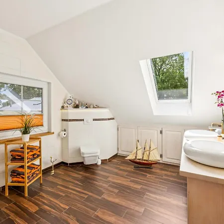 Stunning In Kuestrow